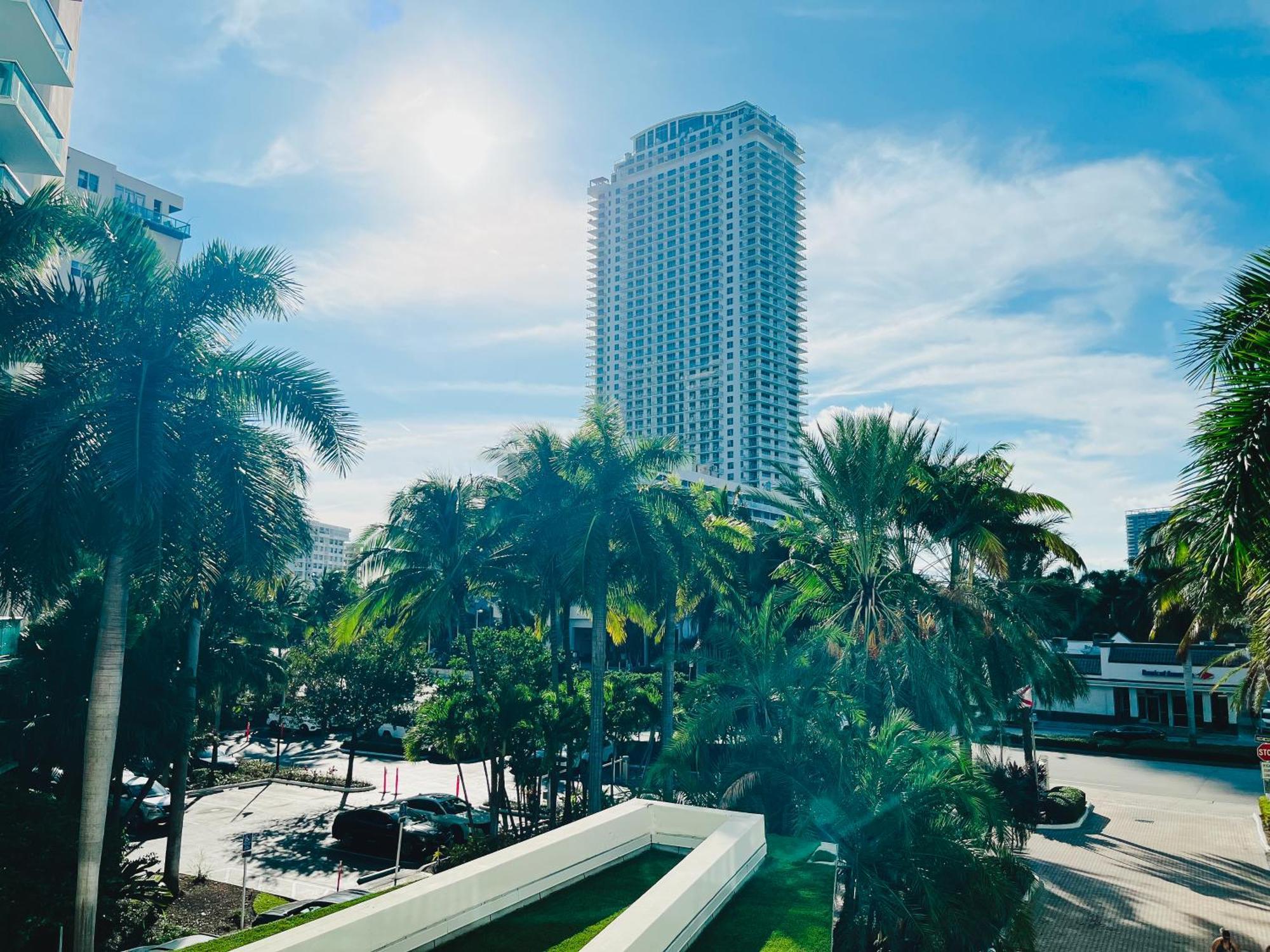 The Tides Condo On Hollywood Exteriör bild
