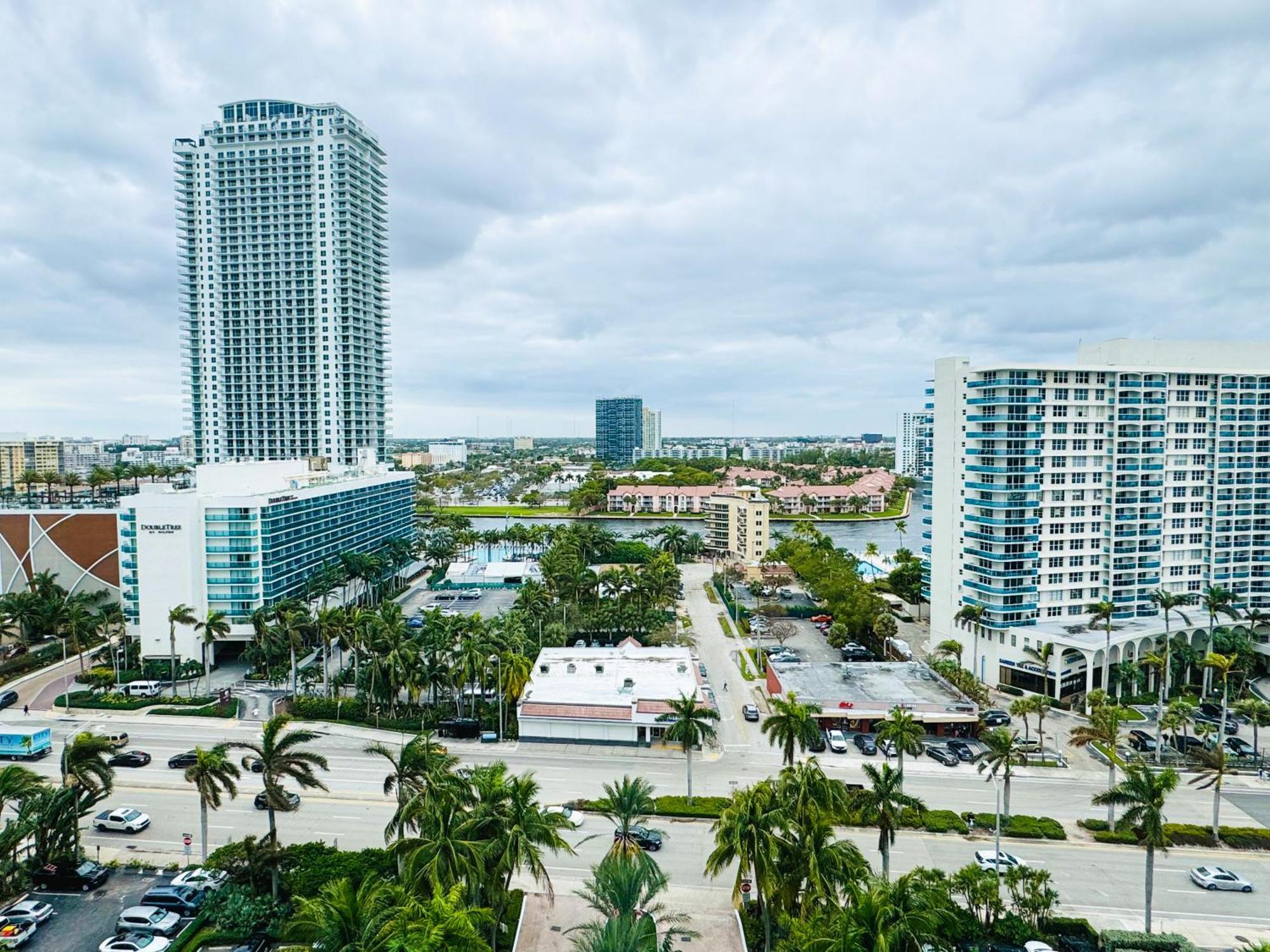 The Tides Condo On Hollywood Exteriör bild